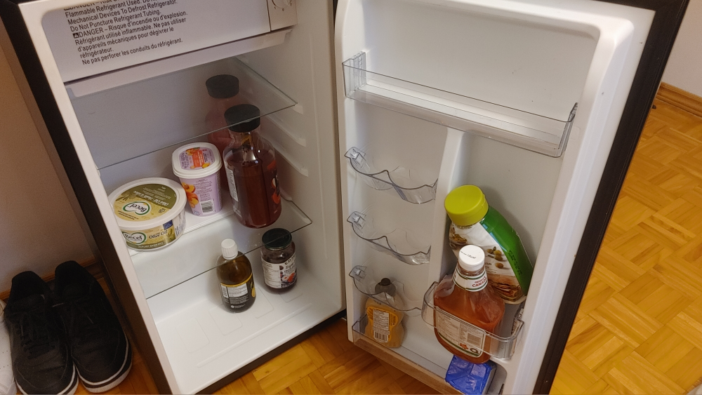 Hamilton Beach Compact Mini Fridge - photo 2