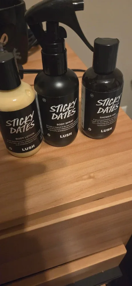 Lush Sticky Dates Body Care Set image indicator(2)