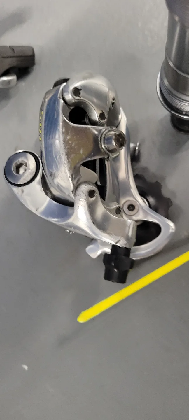 Shimano 105 (3x9) Groupset image indicator(7)