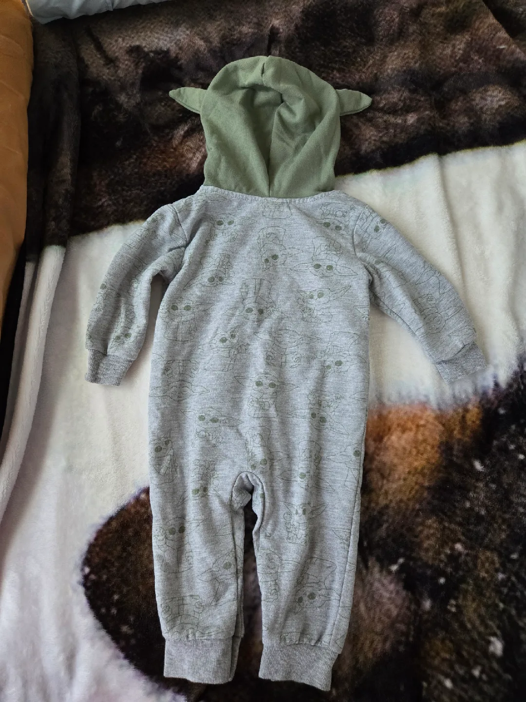 Star Wars Baby Yoda Onesie image indicator(2)