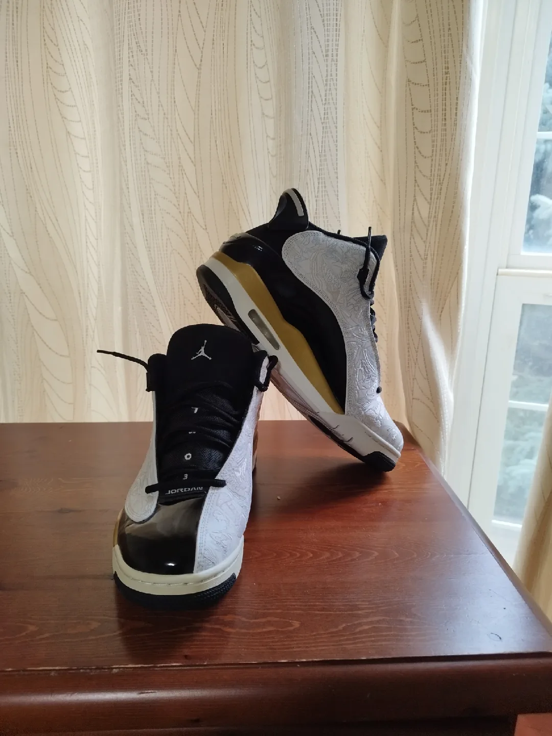 Jordan Flight 45( dub ) High Black/Gold Shoes image indicator(2)