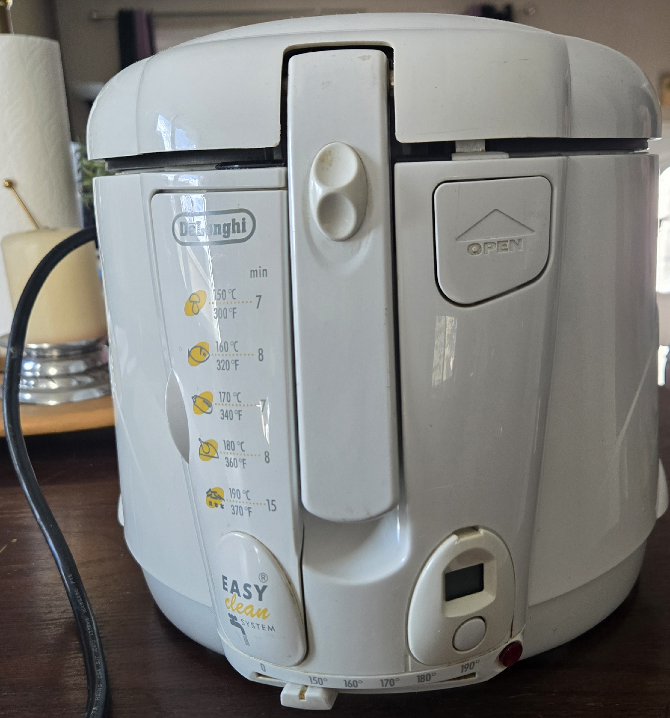 DeLonghi D690-C Deep Fryer
