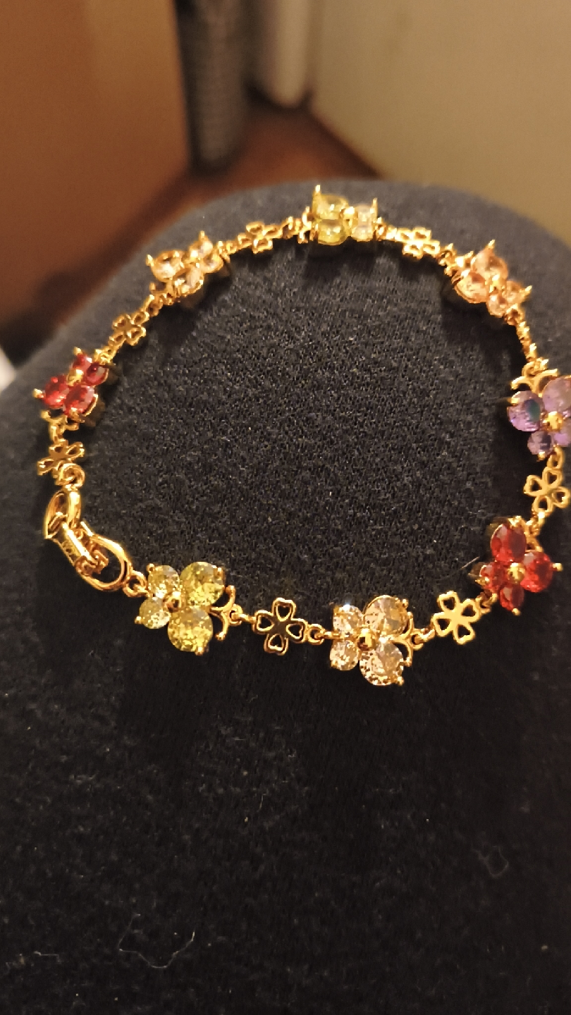 Flower Charm Bracelet - Gold Tone