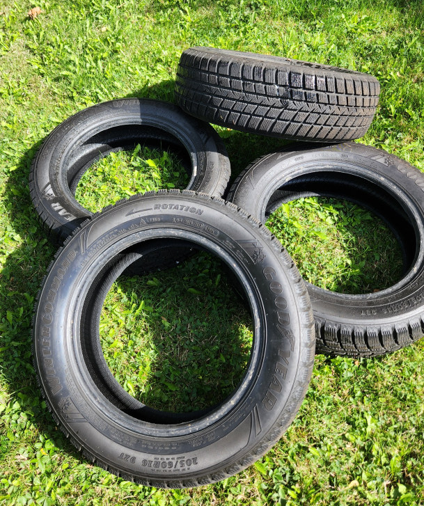 Goodyear WinterCommand Winter Tires - 205/60R16