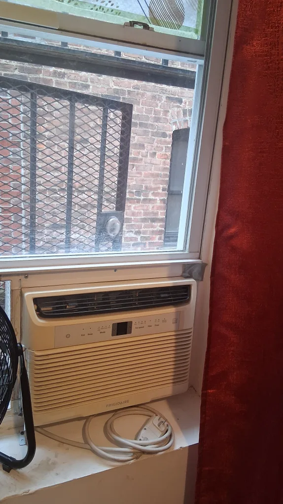 Frigidaire Window Air Conditioner thumbnail