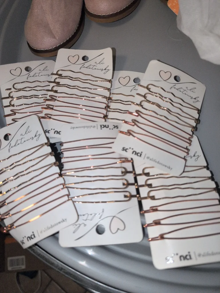 Scunci Bobby Pins - Rose Gold thumbnail