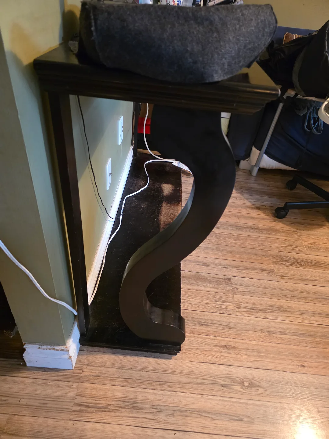 Black Decorative Console Table image indicator(2)