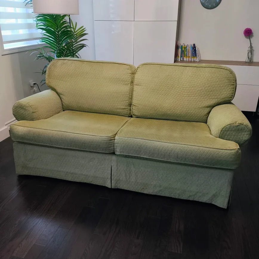Comfortable 3-Seater Sofa – Excellent Condition image indicator(2)