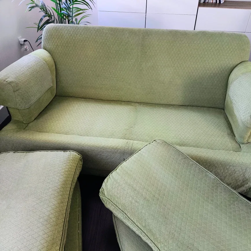 Comfortable 3-Seater Sofa – Excellent Condition image indicator(6)