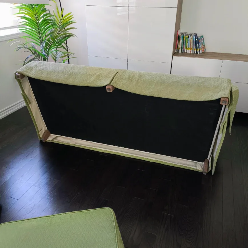 Comfortable 3-Seater Sofa – Excellent Condition image indicator(7)