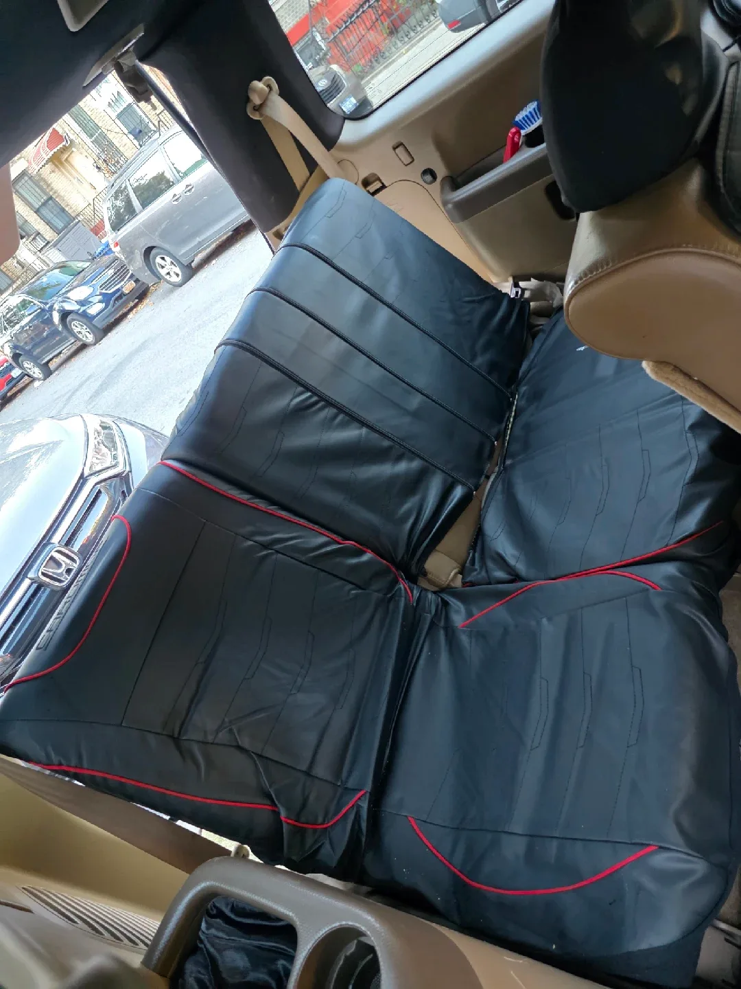 Honda Pilot SUV - Black image indicator(7)