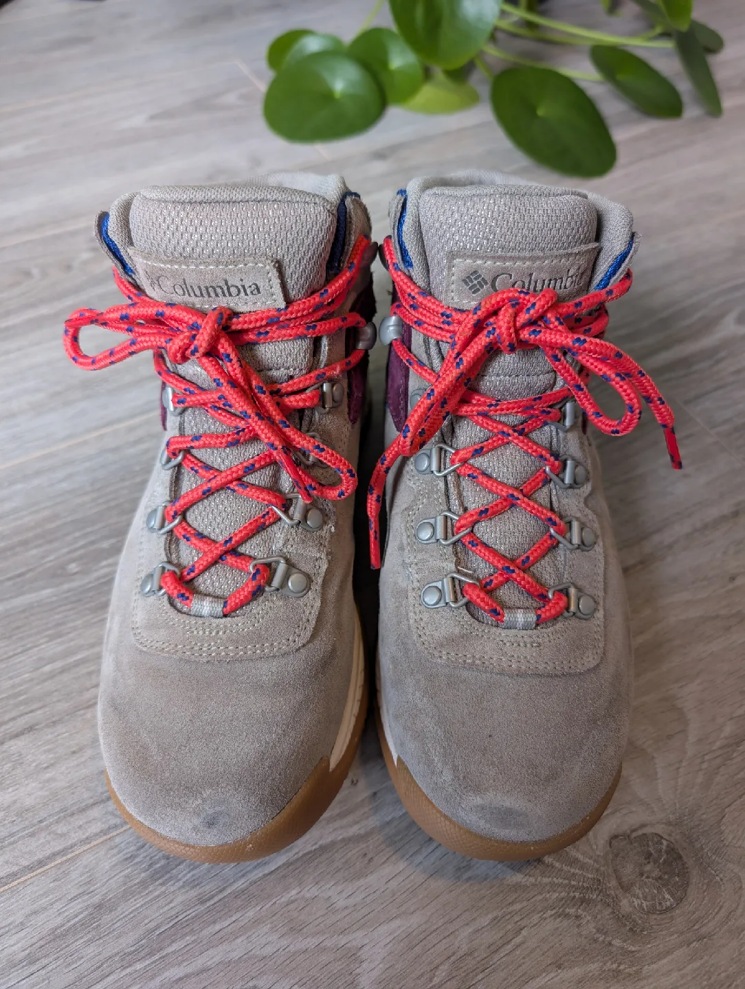 Columbia Women's Hiking Boots - Size 7 image indicator(2)