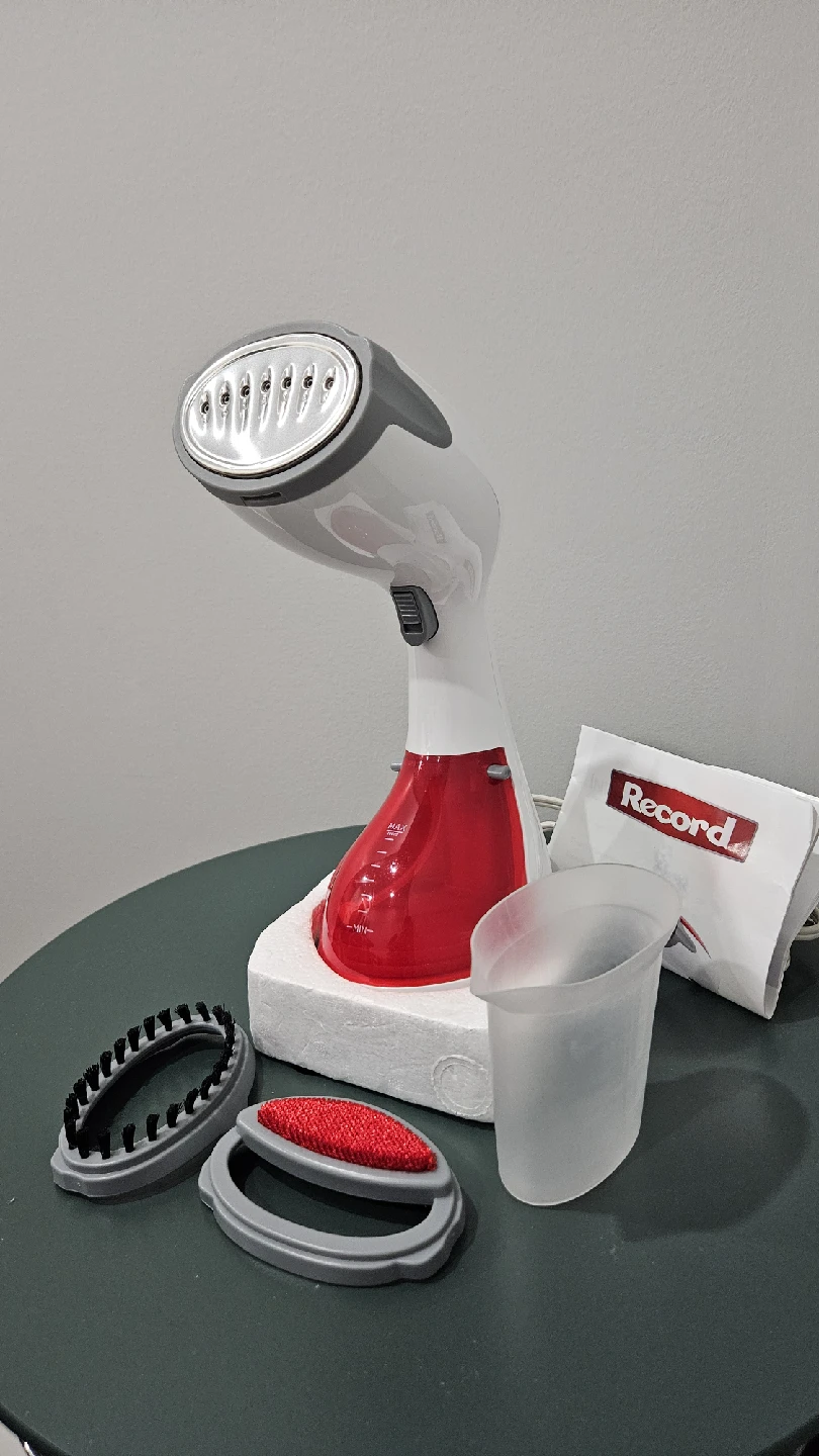 Record Handheld Garment Steamer