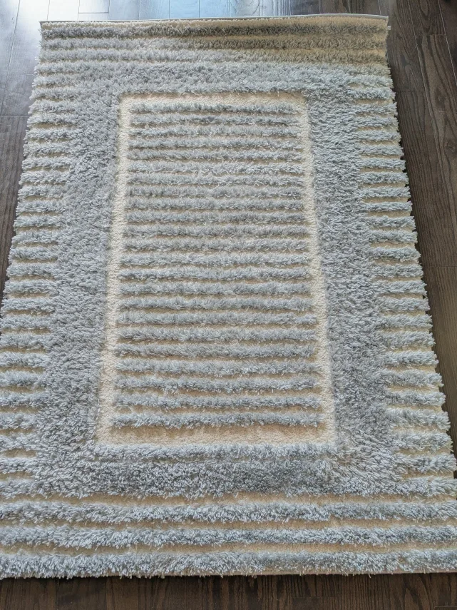 Grey & Cream floor Rug (40"x60") thumbnail