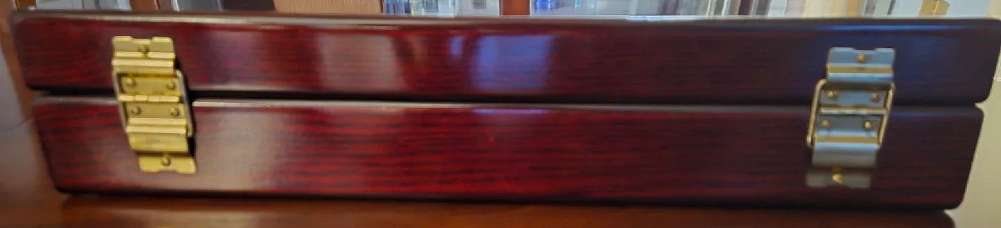 New 65pc. Splendide Quality 18/10 Cutlery in Cherry Case image indicator(6)