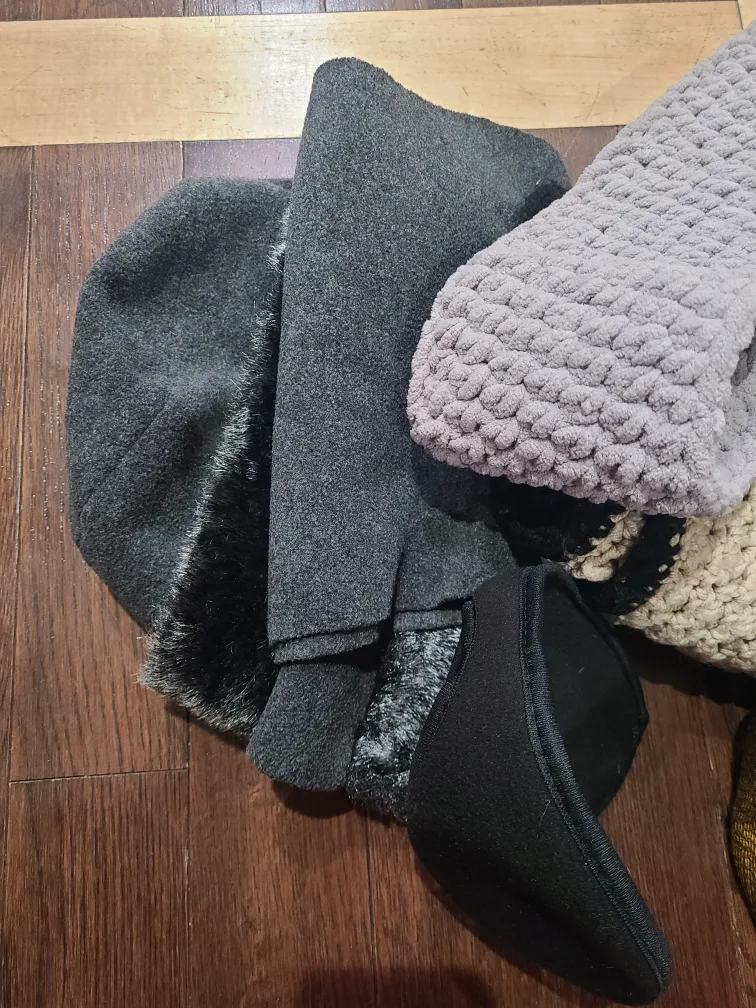 Assorted Winter Hats and Earmuffs image indicator(4)