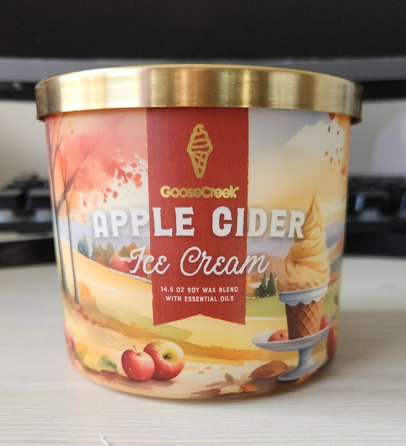 Apple cider ice cream 3 wick candle 🥕