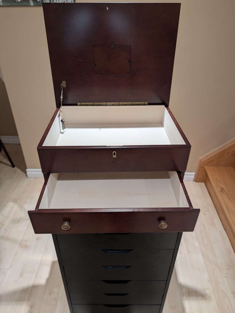 Bombay Company silverware Box &  Drawer Unit with key - photo 3
