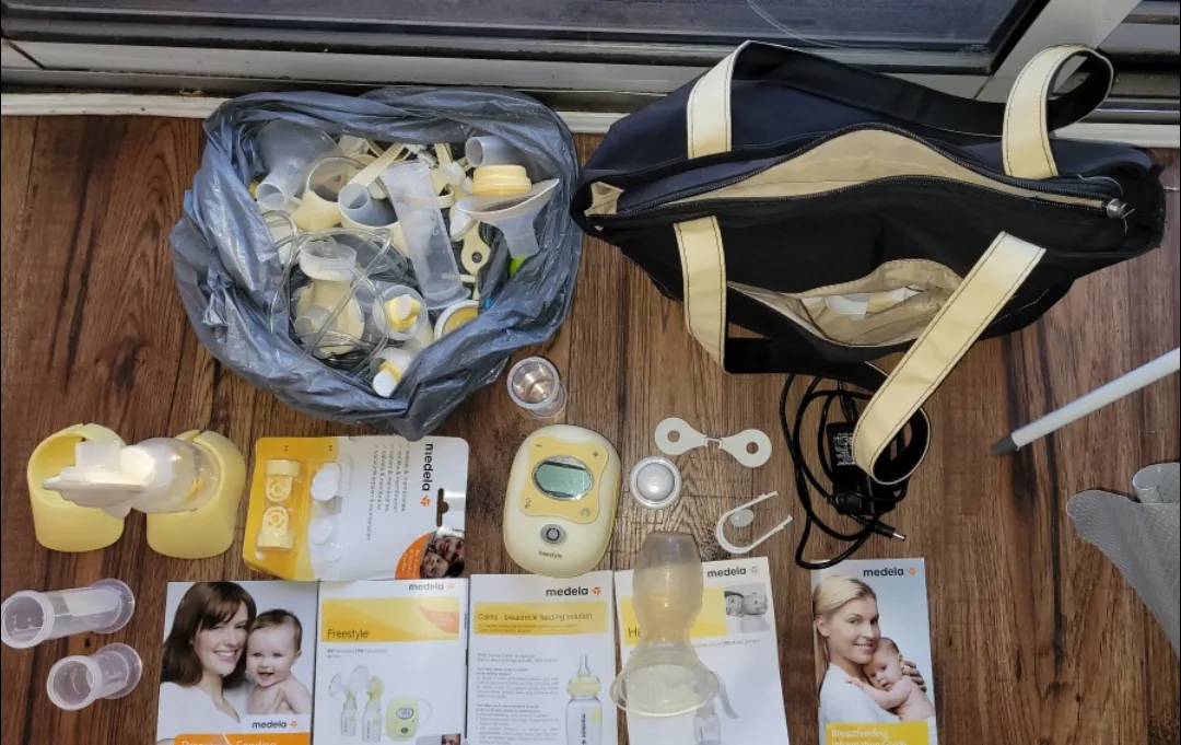 Medela Breast Pump Bundle image indicator(3)
