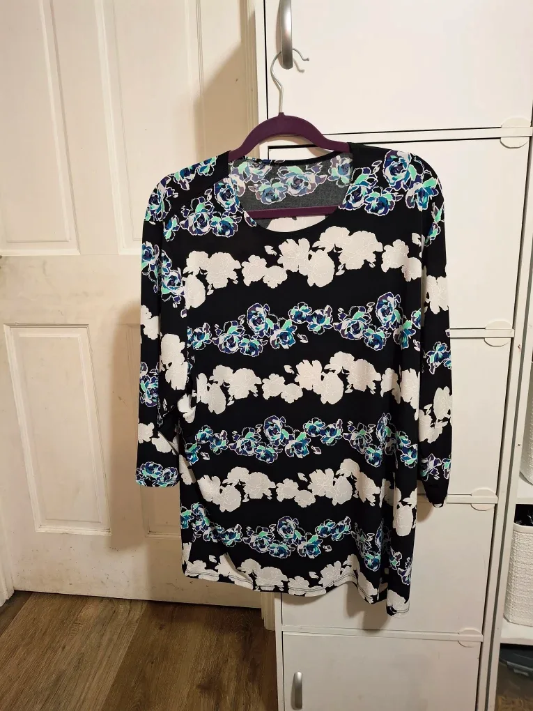 Plus Size Floral Print Top