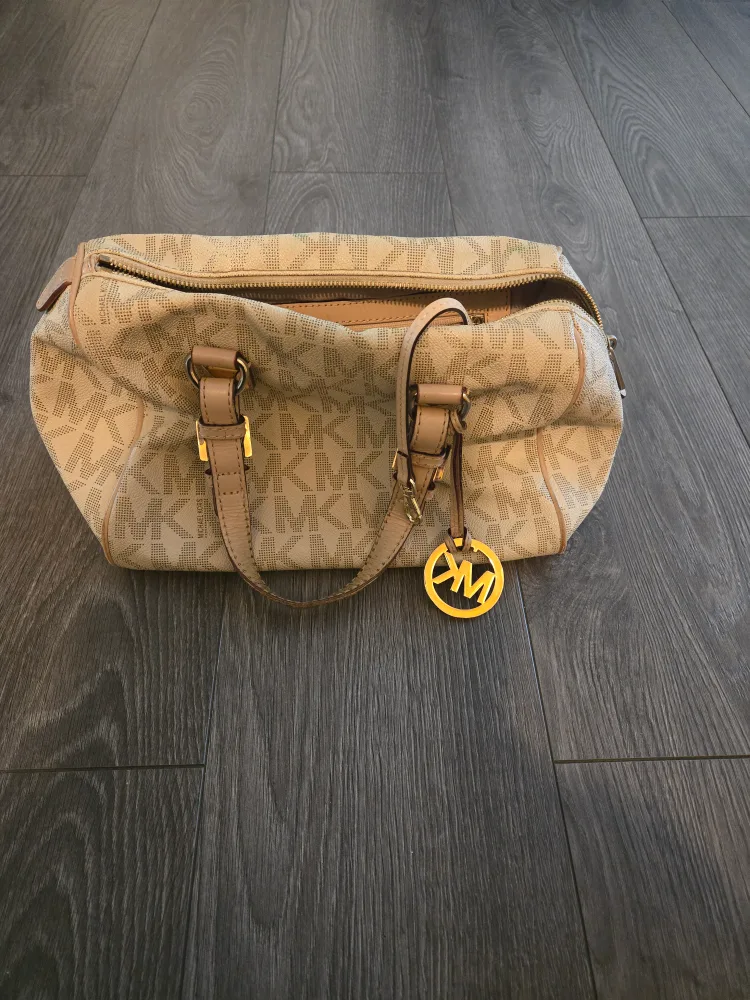 Michael Kors Satchel Bag image indicator(3)