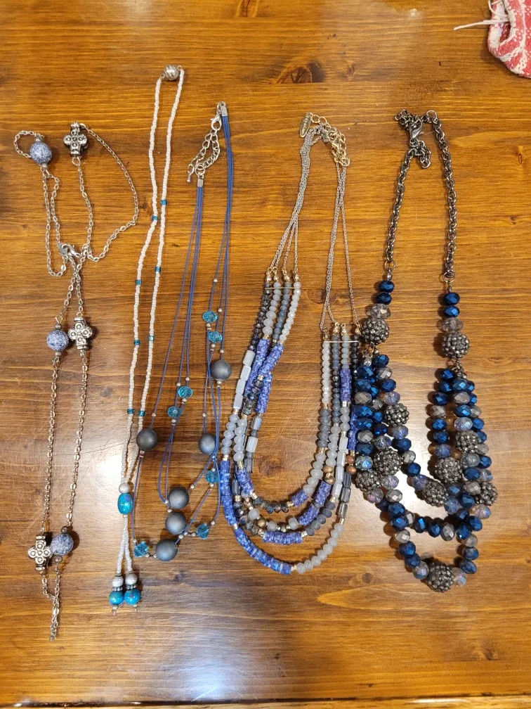 Necklace Bundle - Assorted Styles image indicator(9)