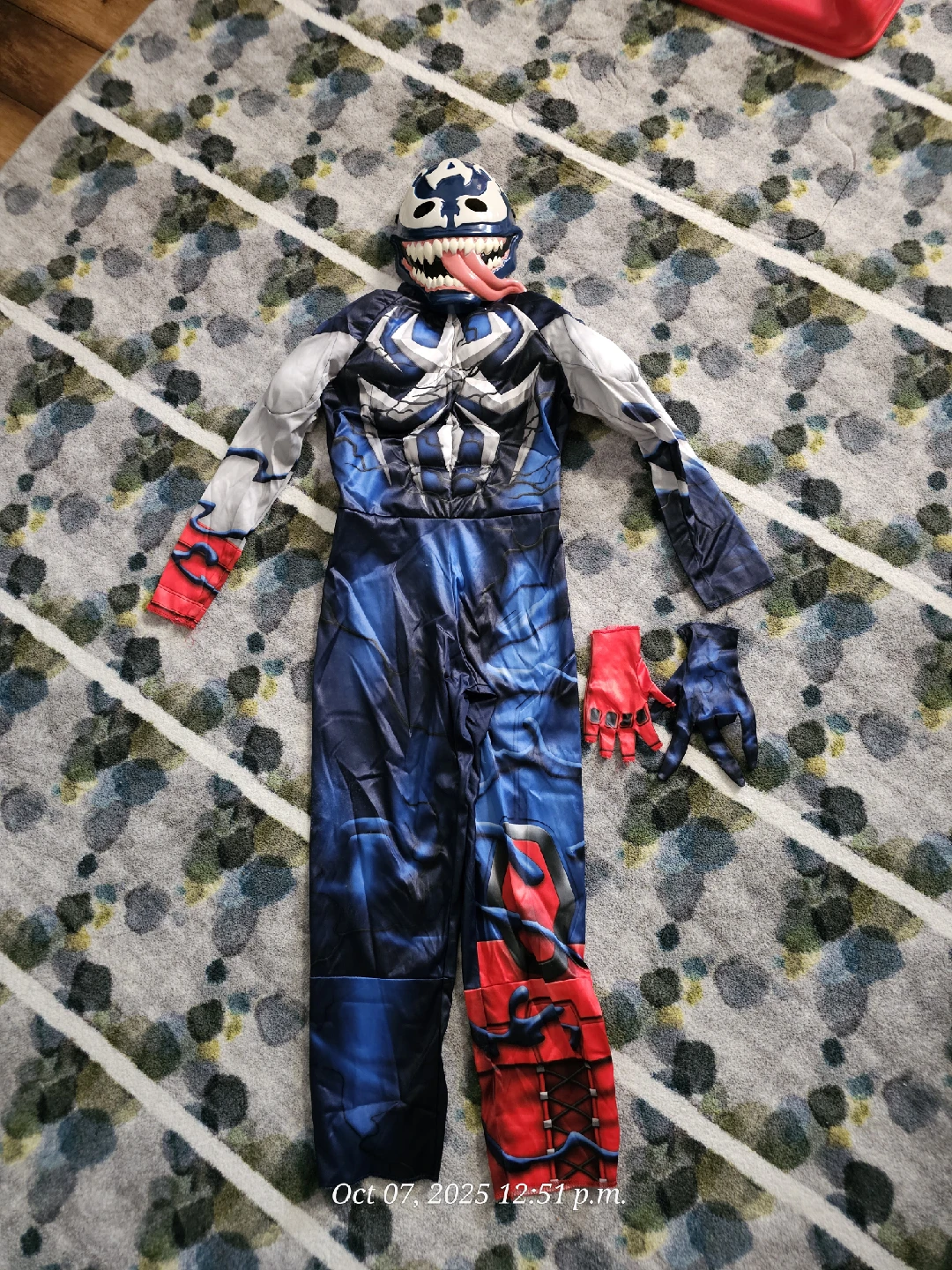 Spider-Man Maximum Venom Captain America Costume (Size Medium) - photo 3