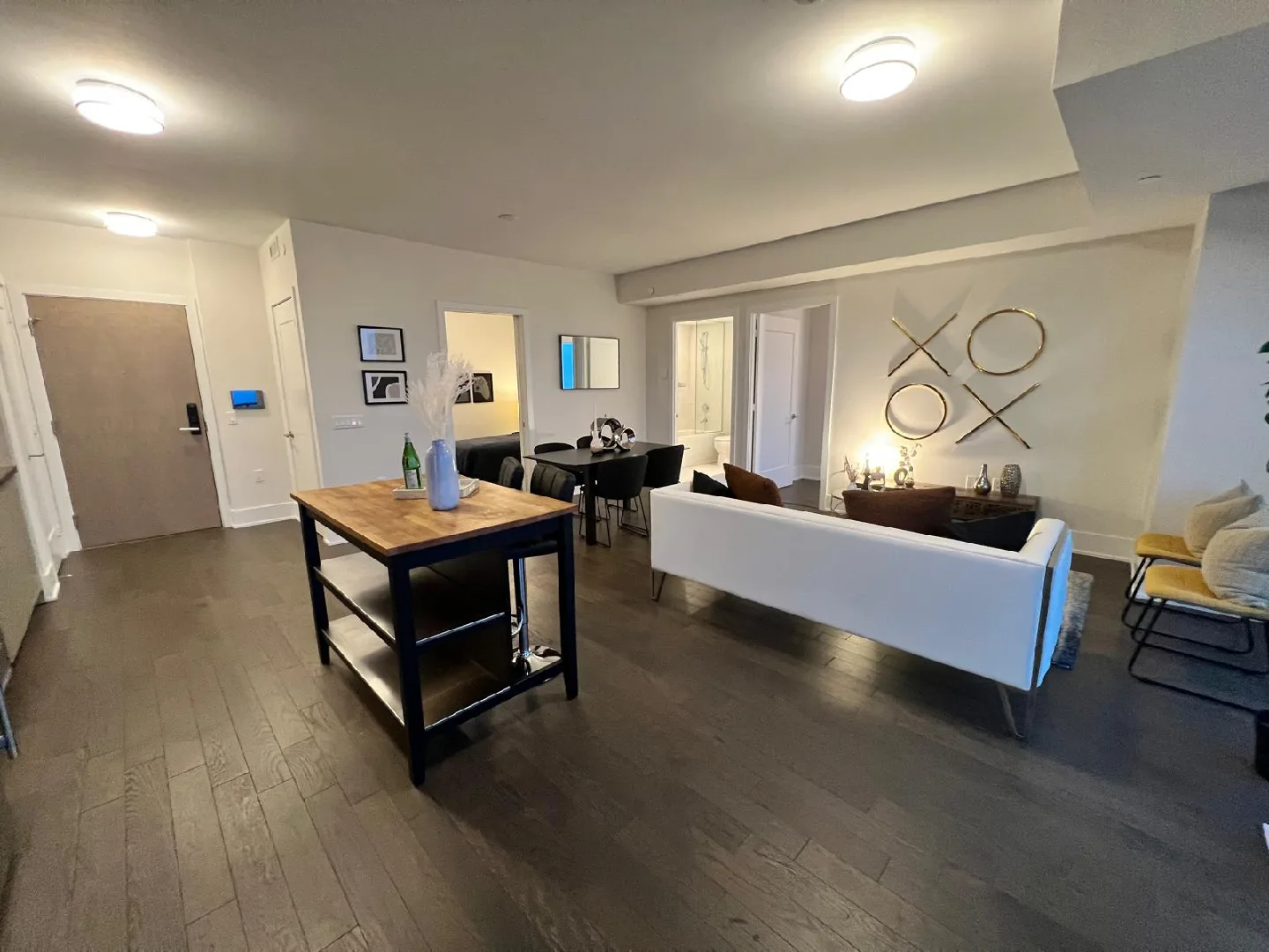 Kitchen Island image indicator(2)