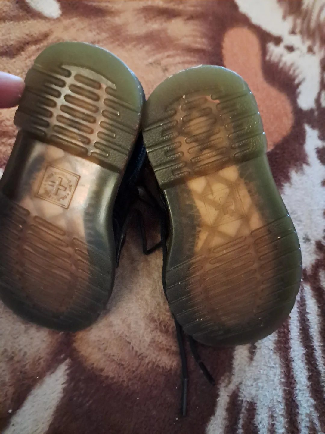 Dr. Martens Toddler Black Patent Boots image indicator(4)