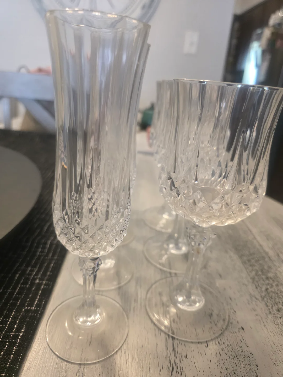 Crystal Wine Glasses - Set of 7 image indicator(2)
