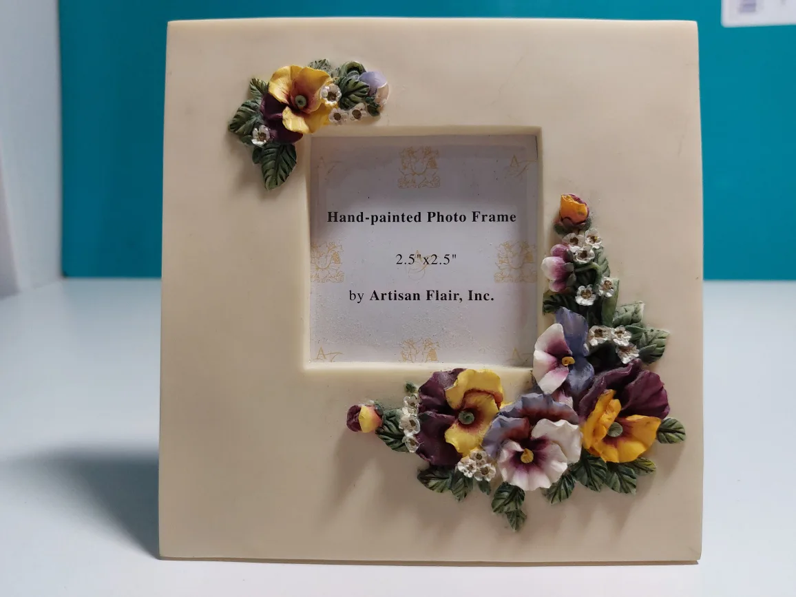Artisan Flair Hand-painted Photo Frame 2.5"x2.5" image indicator(2)