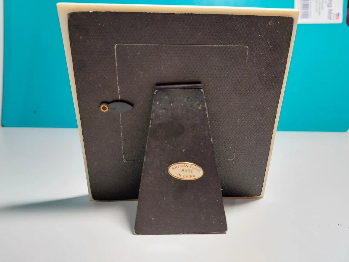 Artisan Flair Hand-painted Photo Frame 2.5"x2.5" image indicator(3)