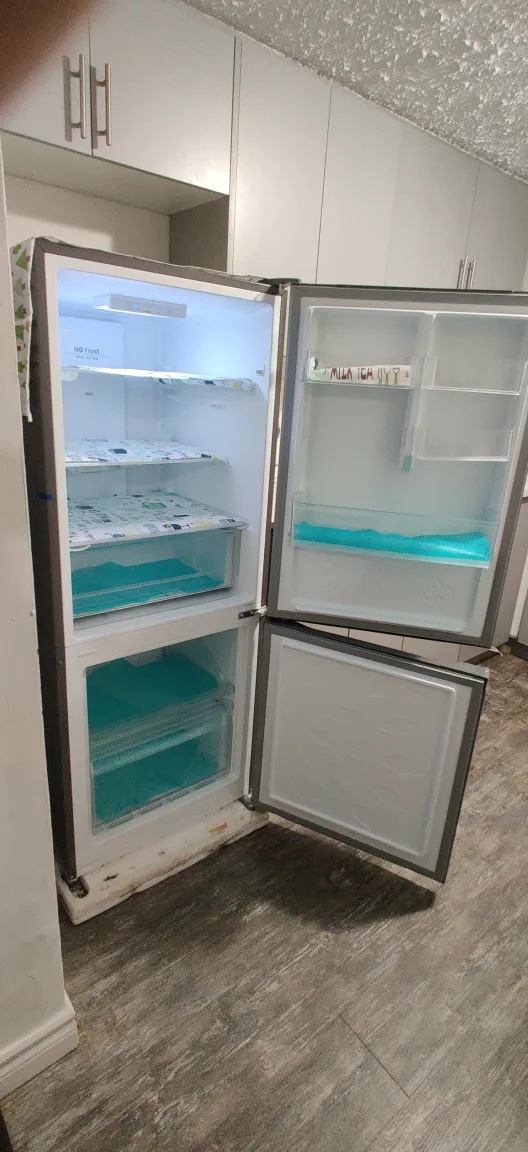 Marathon Refrigerator - Great Condition! image indicator(3)