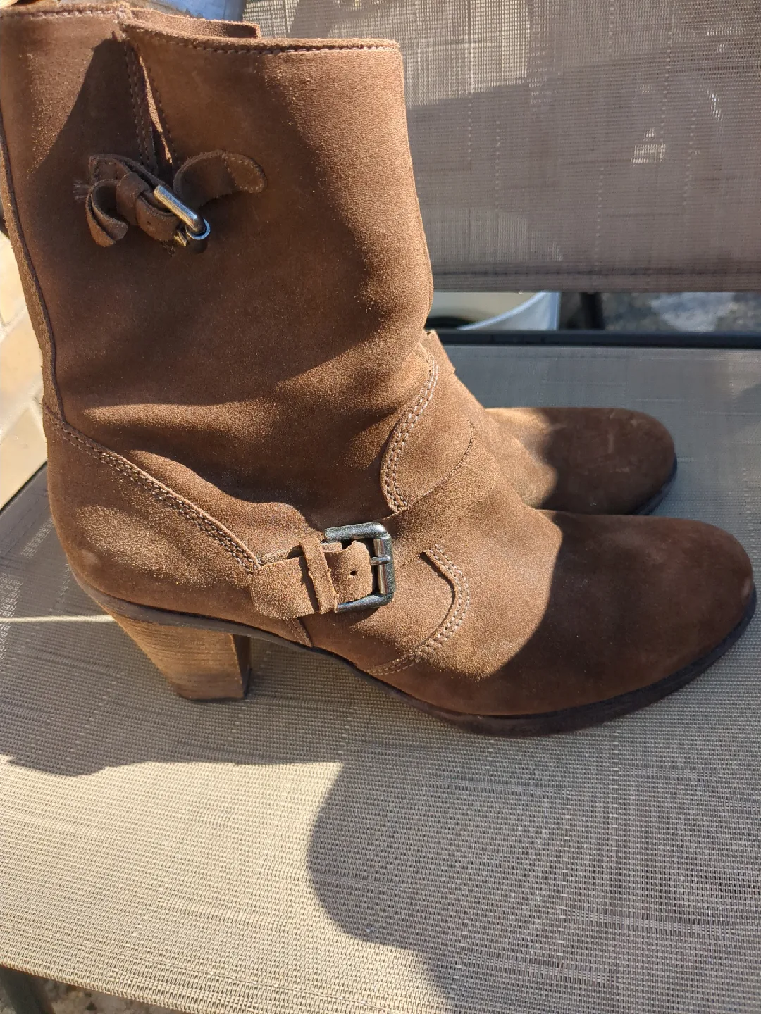 la canadienneBrown Suede Ankle Boots thumbnail