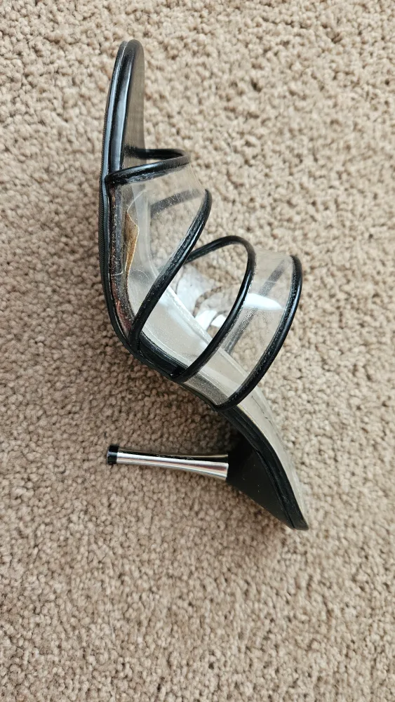 Diva Black Heels - Size 6 image indicator(4)