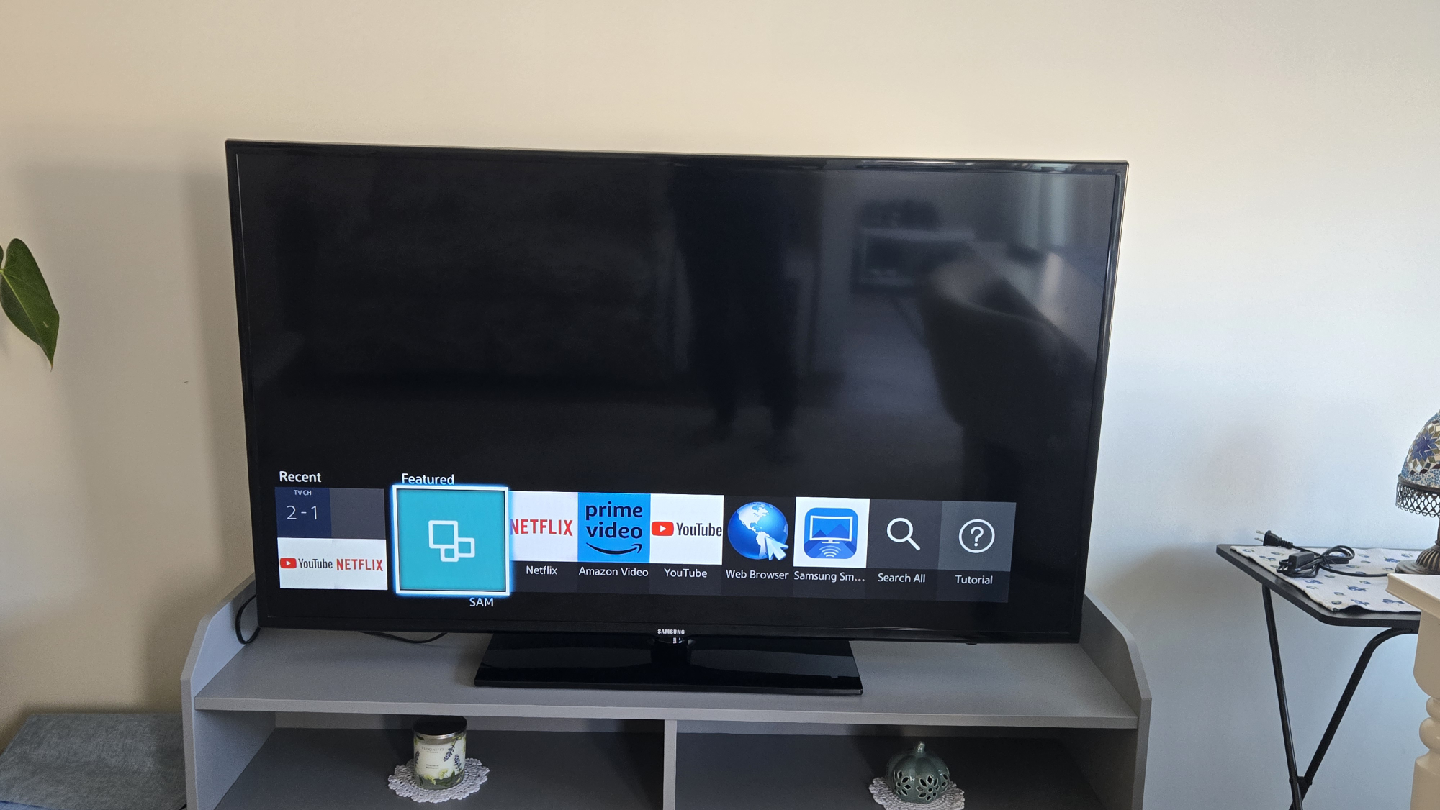 Samsung Smart TV - READ DESCRIPTION