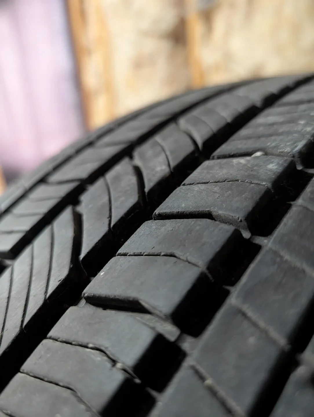 (4)-265/65R18 Alloy Rims/All Season Tires Off 2017 GMC Sierra image indicator(4)