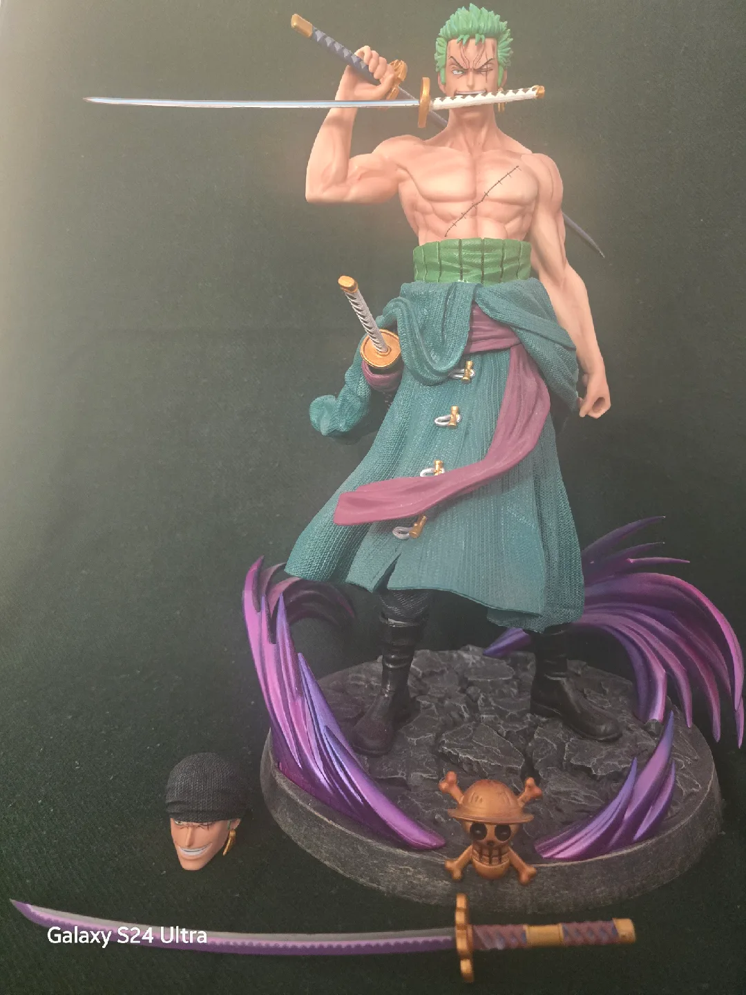 One Piece Roronoa Zoro Figurine 7.9inch image indicator(8)