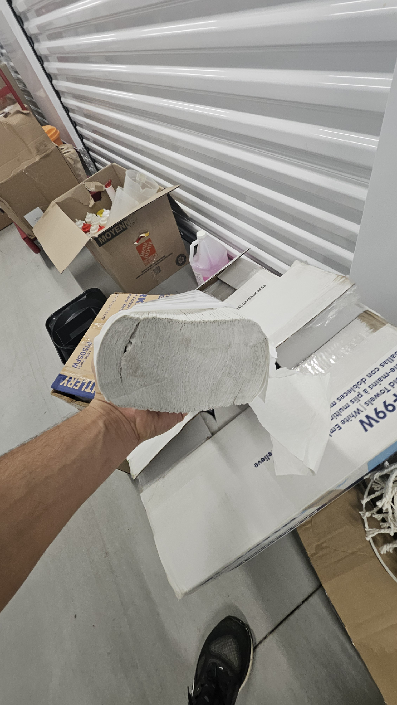 Victoria Bay Multifold White Paper Towels - photo 2