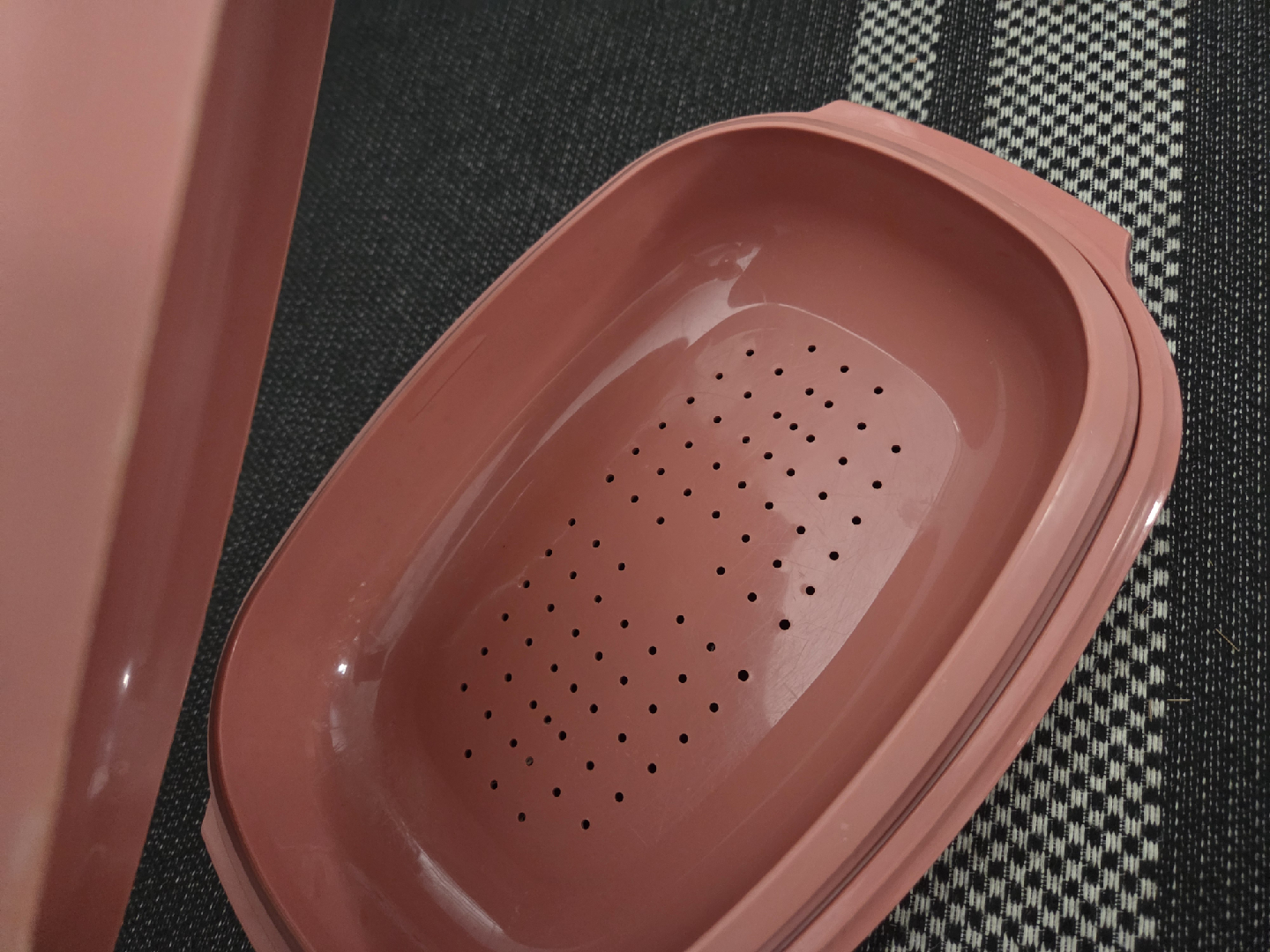 Tupperware microwave steamer - photo 2
