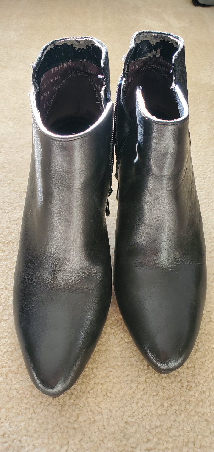 Tahari Gordon Black Leather Booties - Size 8M