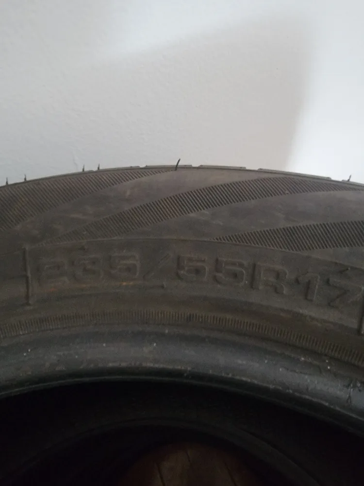 Set of 4 Used Winter Tires - 235/55R17 image indicator(2)