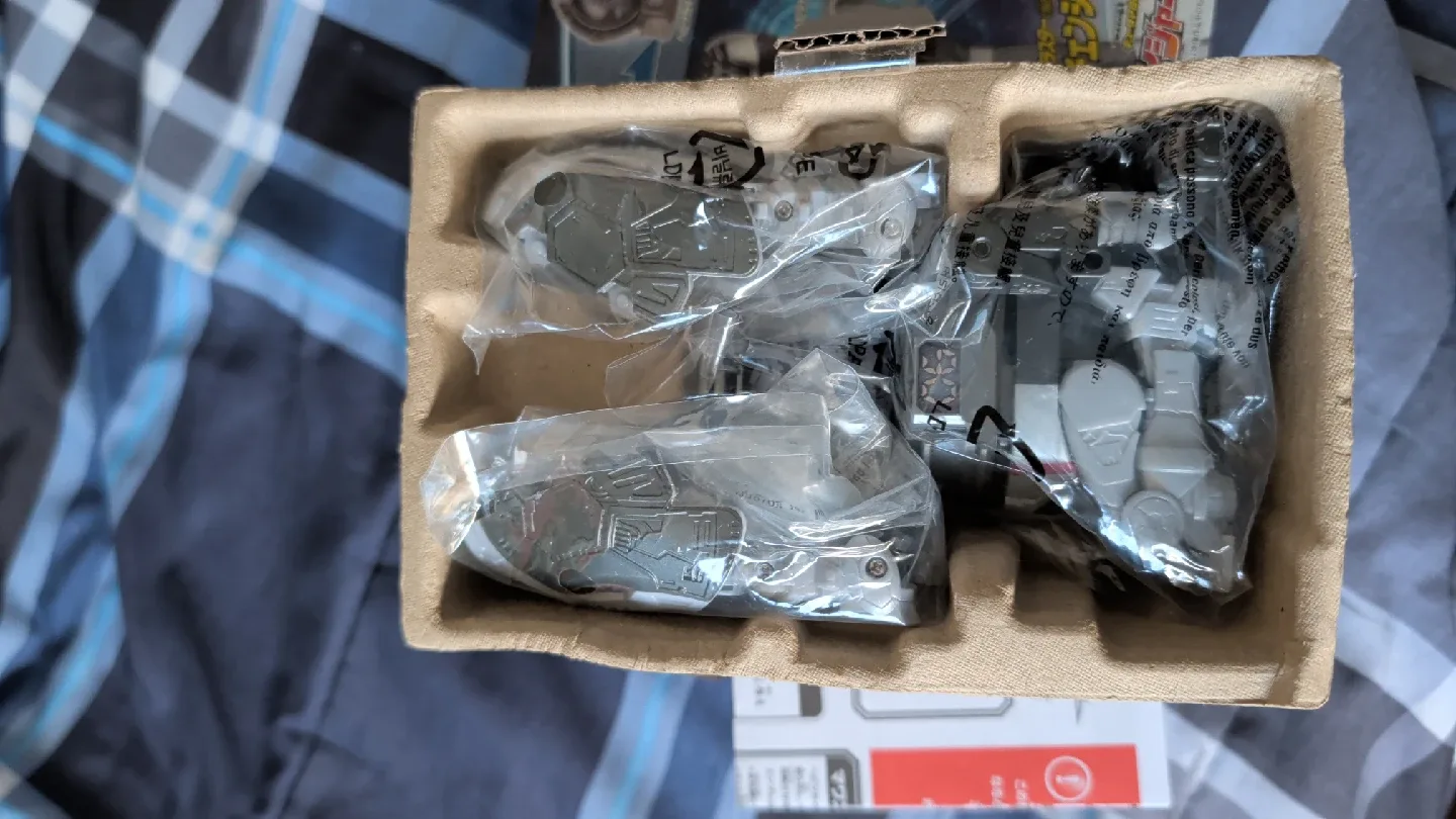 Bandai DX Kyu The Docking Robot Toy image indicator(2)