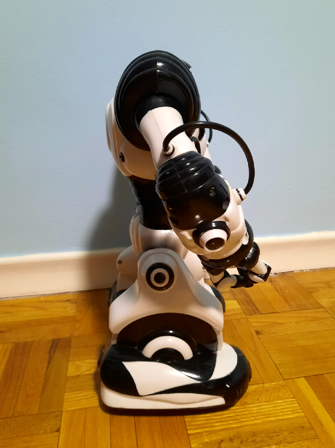 Interactive White Wowwee Robosapien Robot - photo 4