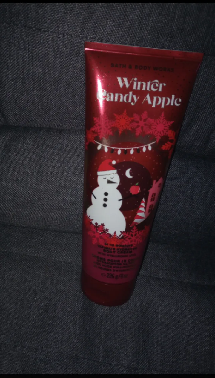 Bath & Body Works Winter Candy Apple Lotion thumbnail