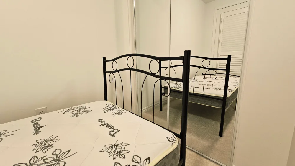 Bamboo Mattress & Black Metal Bed Frame image indicator(3)