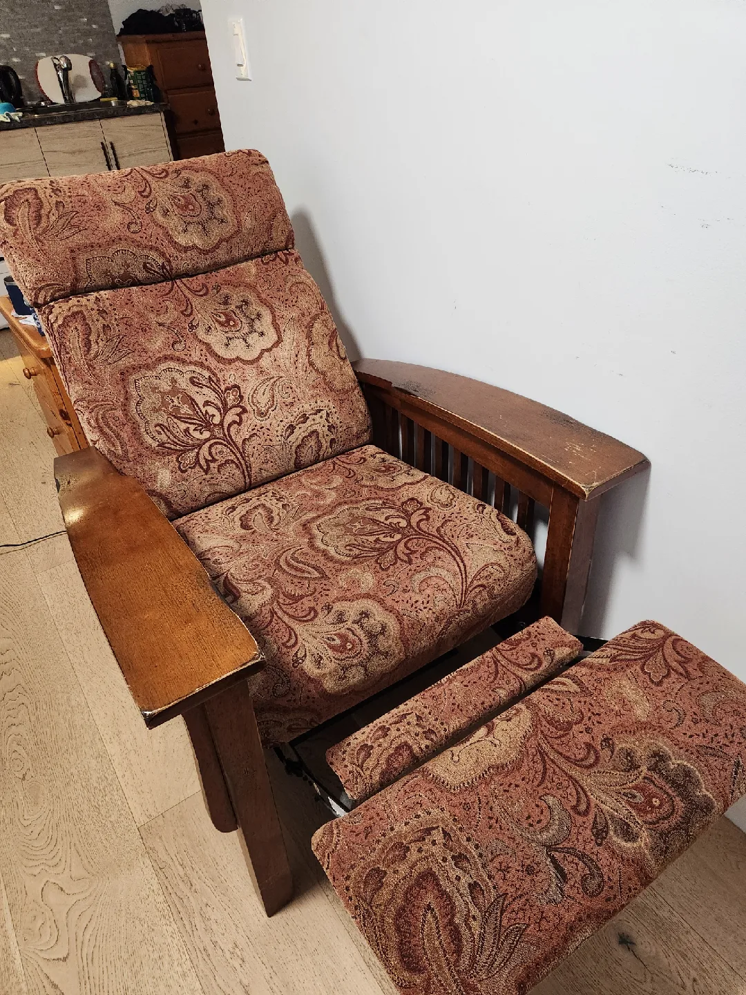 Vintage Recliner Chair image indicator(2)