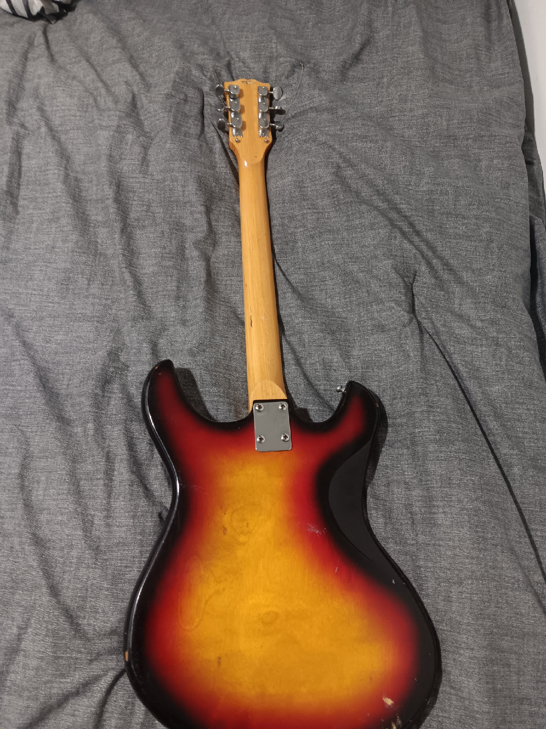 Vintage Electric Guitar - Sunburst Finish - photo 3