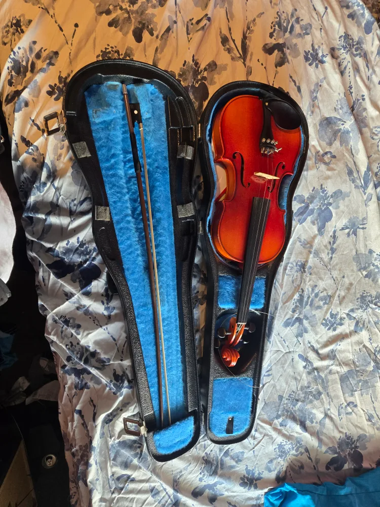 Glaesel Violin 4/4 with Case image indicator(2)