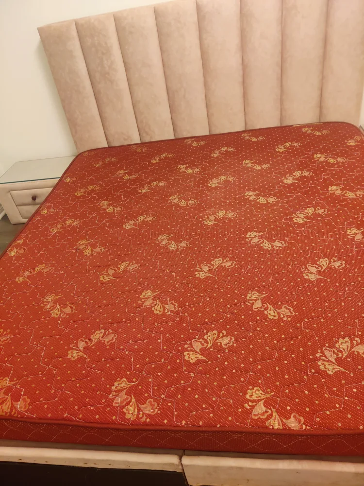 King Size Mattress in Good Condition – Minor Tear